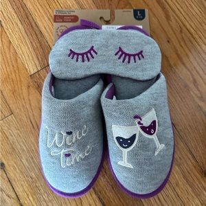 NWT dearfoams Slipper & Sleep Mask Set